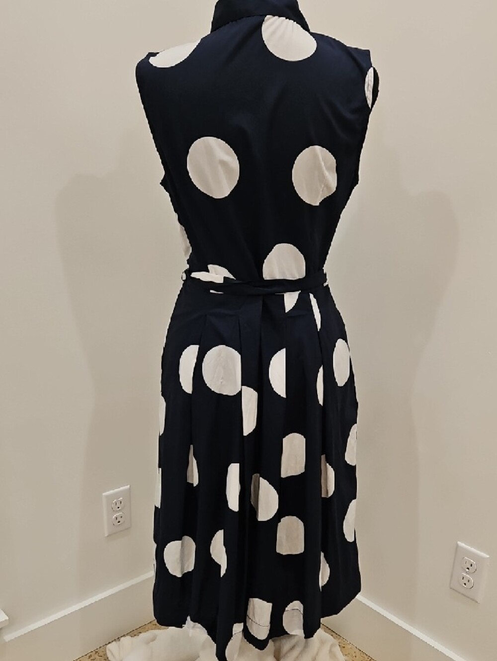 Talbots Navy and White Polka Dot Tie-Waist Midi Shirt Dress. Size 8 - Picture 2 of 3